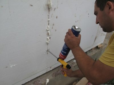 как заделать трещину в стене кирпичного дома