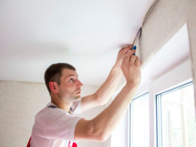 как отремонтировать потолок в квартире своими руками